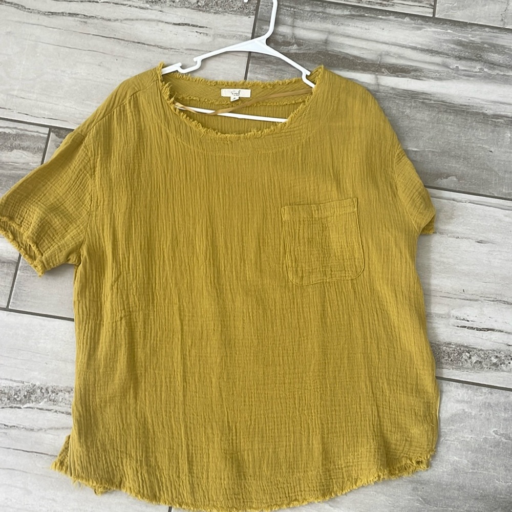 Boutique brand flowy top new without tags
